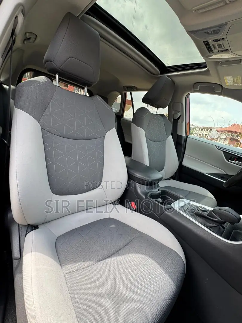 Toyota RAV4 XLE Premium AWD 2020 Red