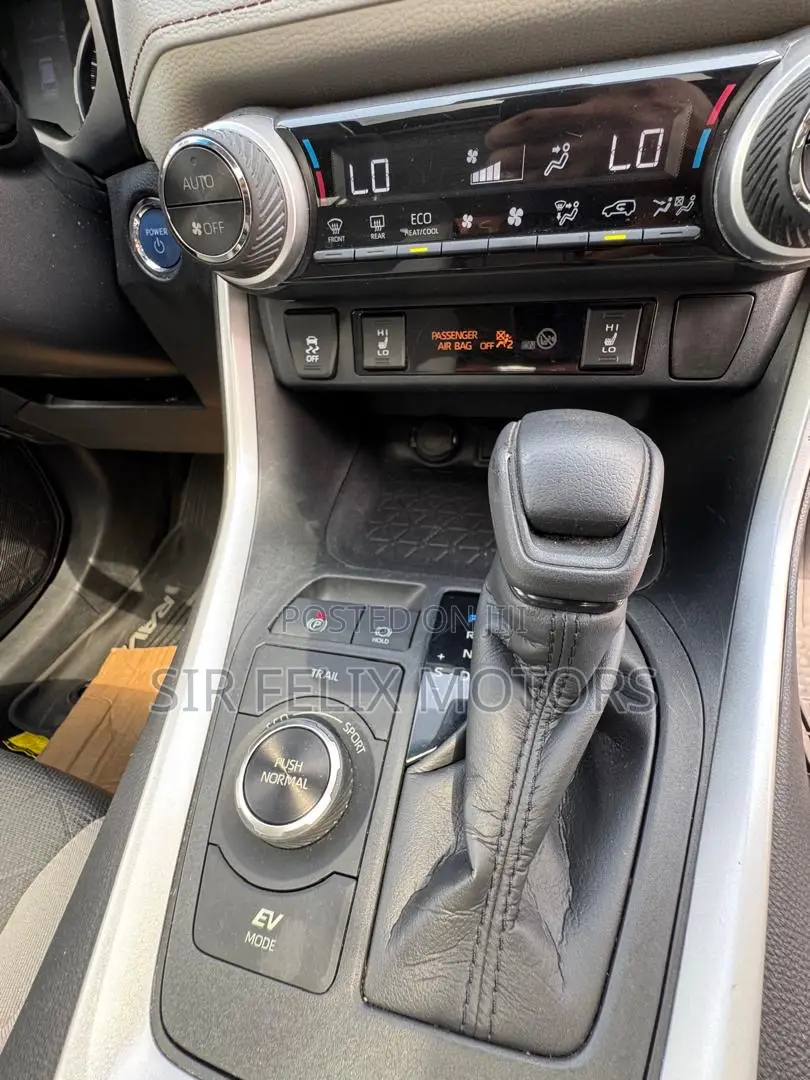 Toyota RAV4 XLE Premium AWD 2020 Red