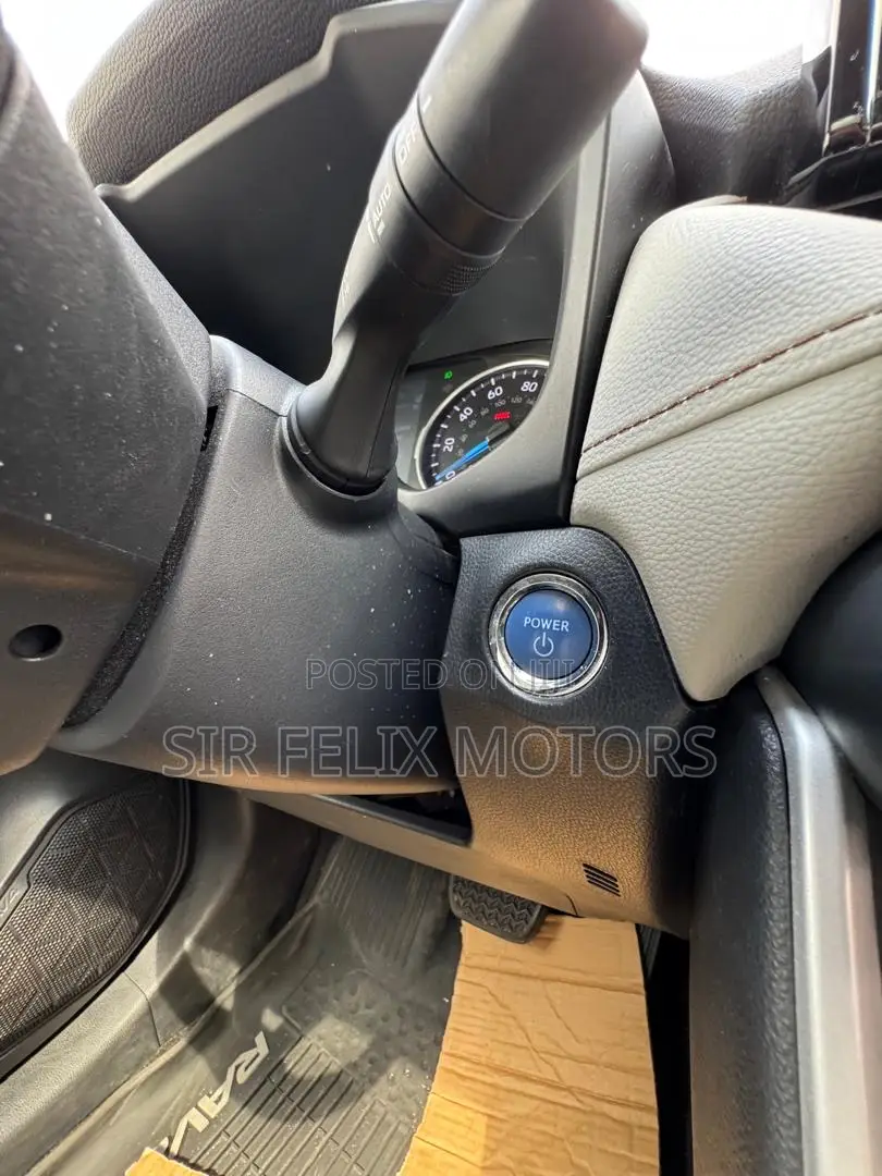 Toyota RAV4 XLE Premium AWD 2020 Red