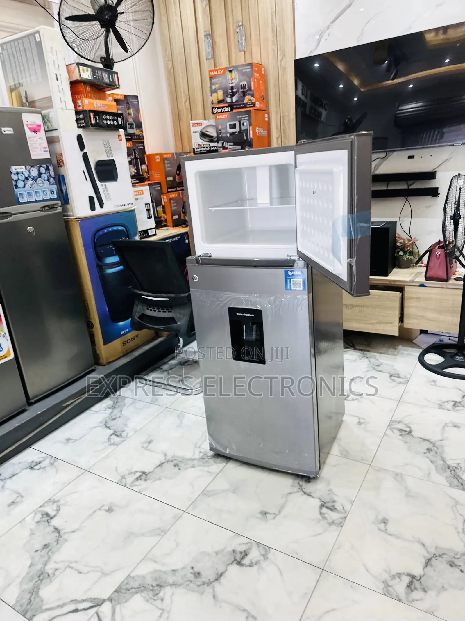 Hot  Deal in 208l Double Door Fridge Pearl With Water Dispenser