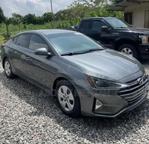 Hyundai Elantra SE 2020 Gray