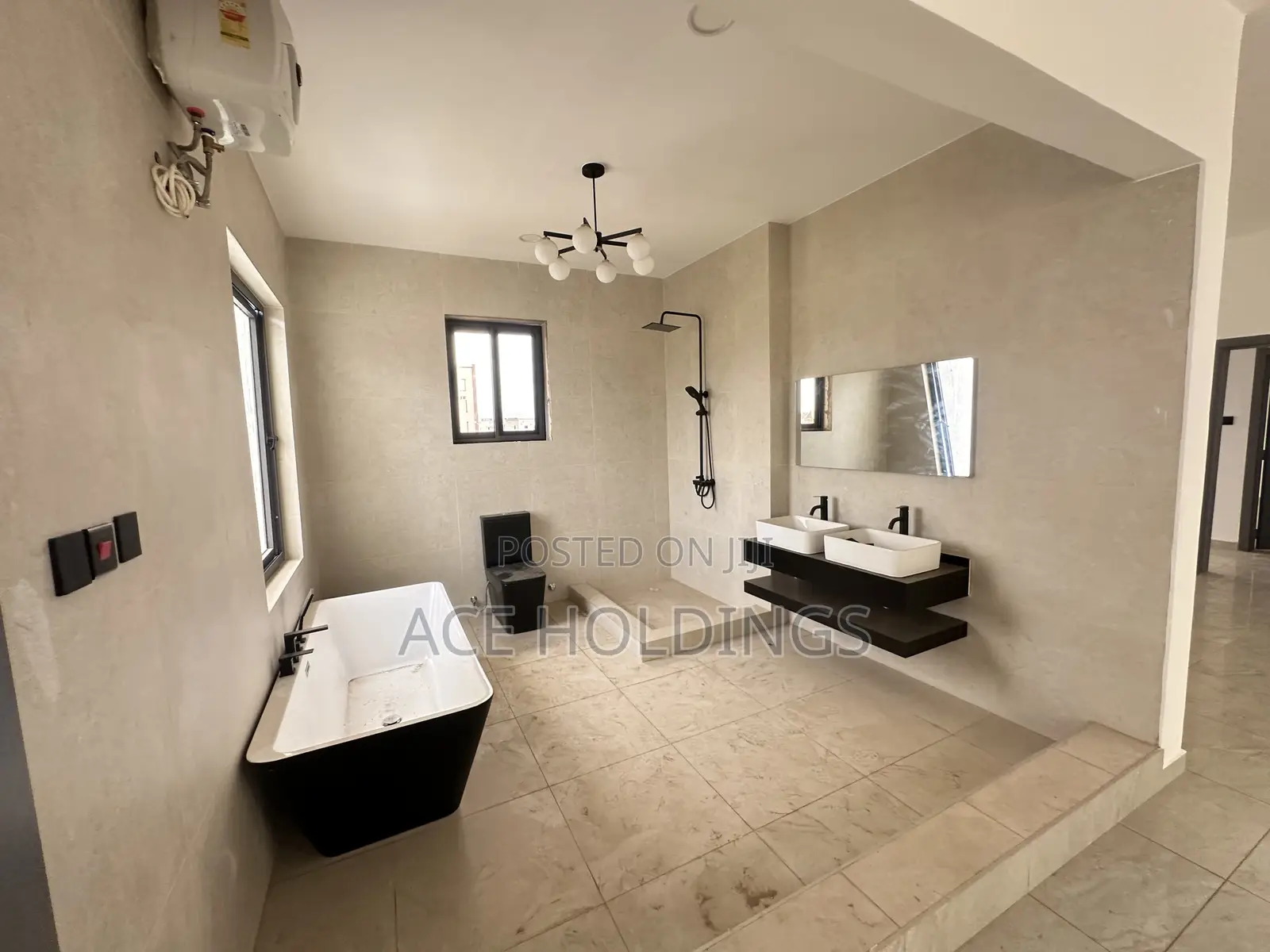 3bdrm House in West Trasacco, School Junction for sale