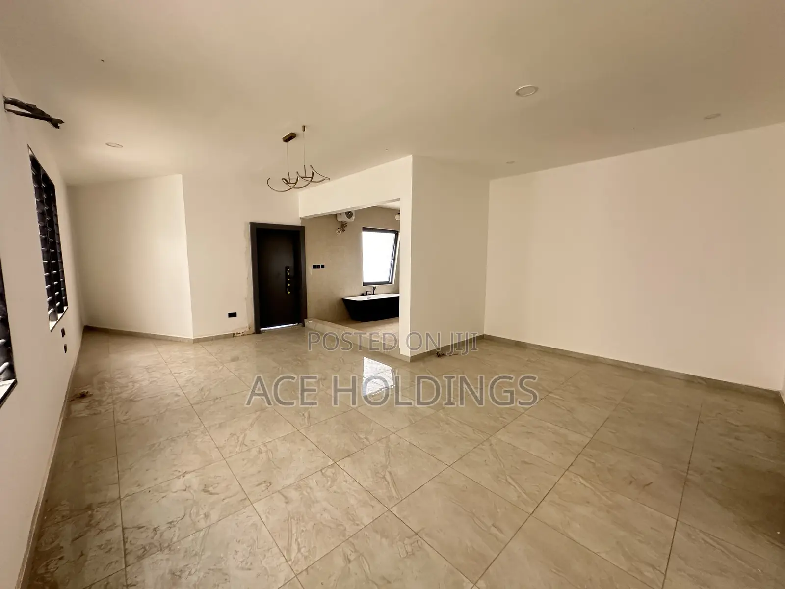 3bdrm House in West Trasacco, School Junction for sale