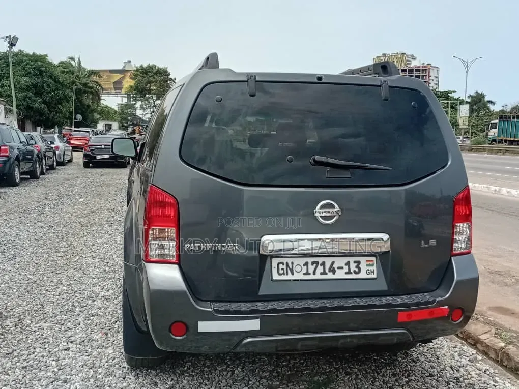 Nissan Pathfinder 2013 Gray