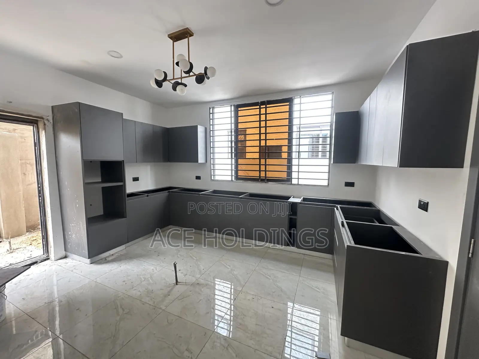 3bdrm House in West Trasacco, School Junction for sale