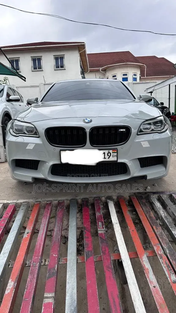 BMW M5 Base RWD 2016 Silver