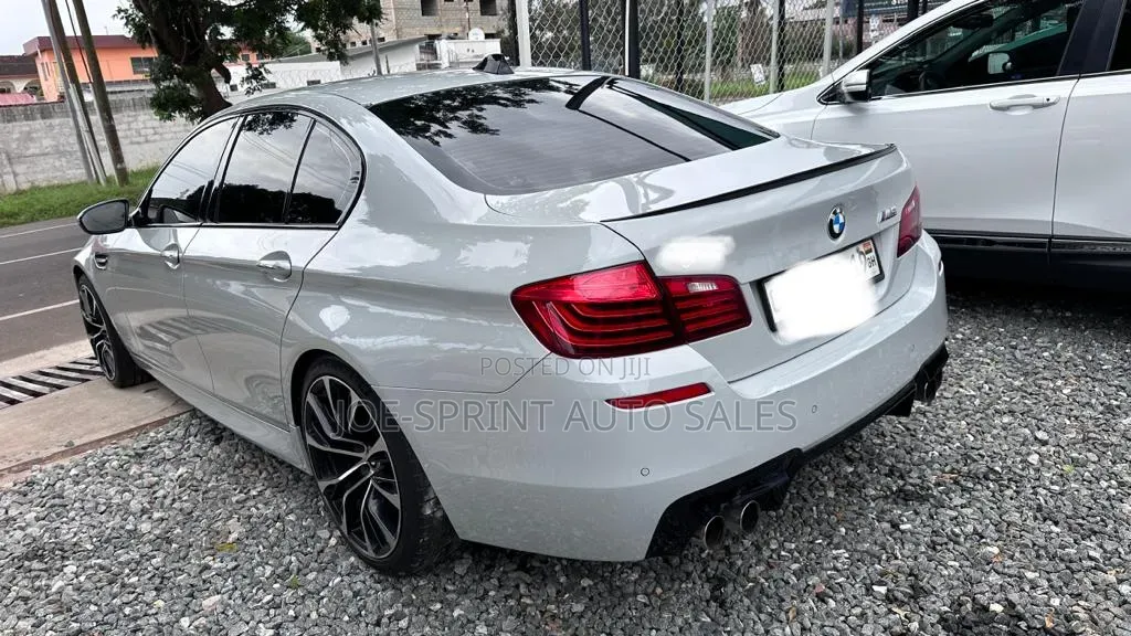 BMW M5 Base RWD 2016 Silver