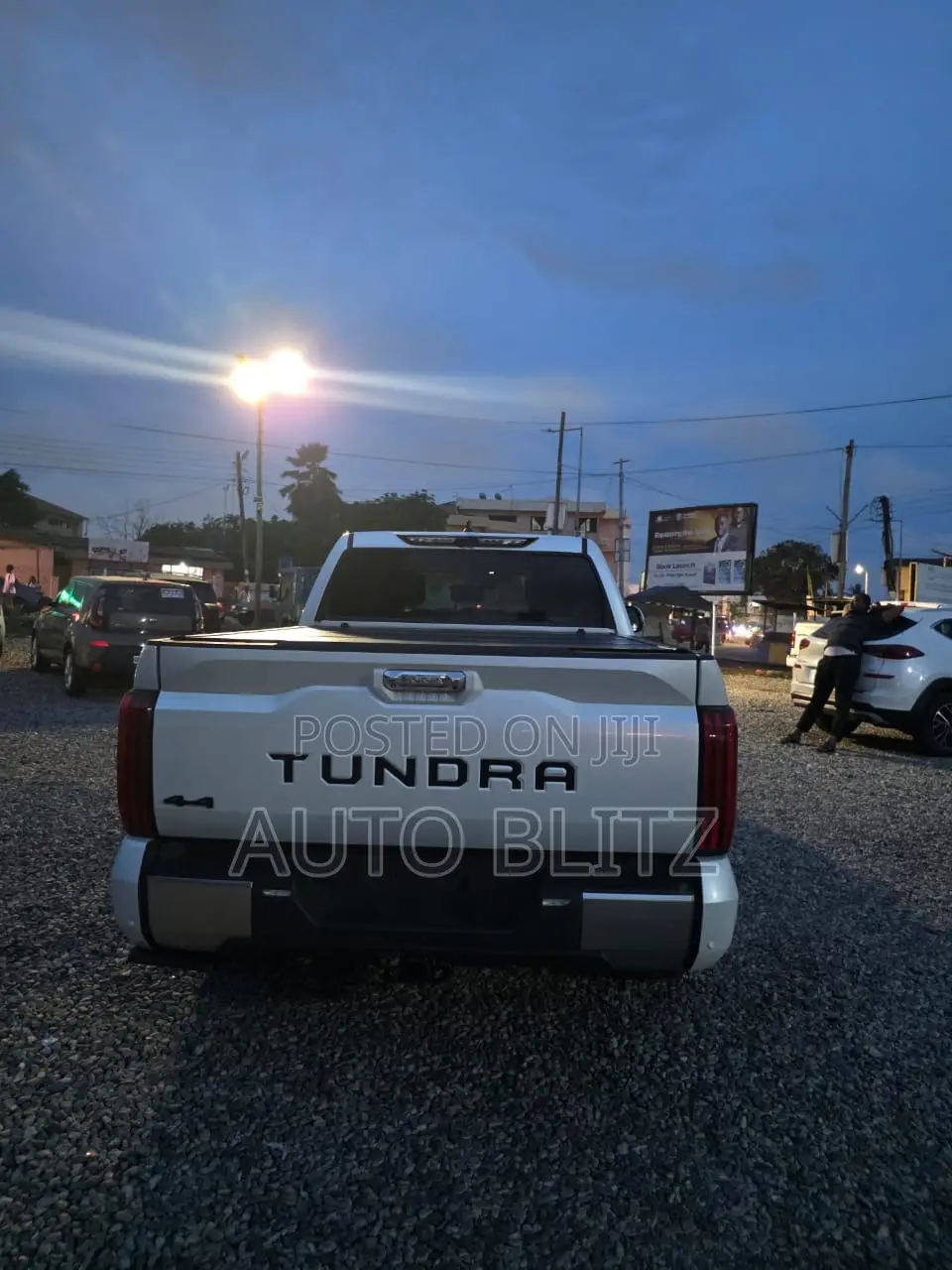 Toyota Tundra 2023 White