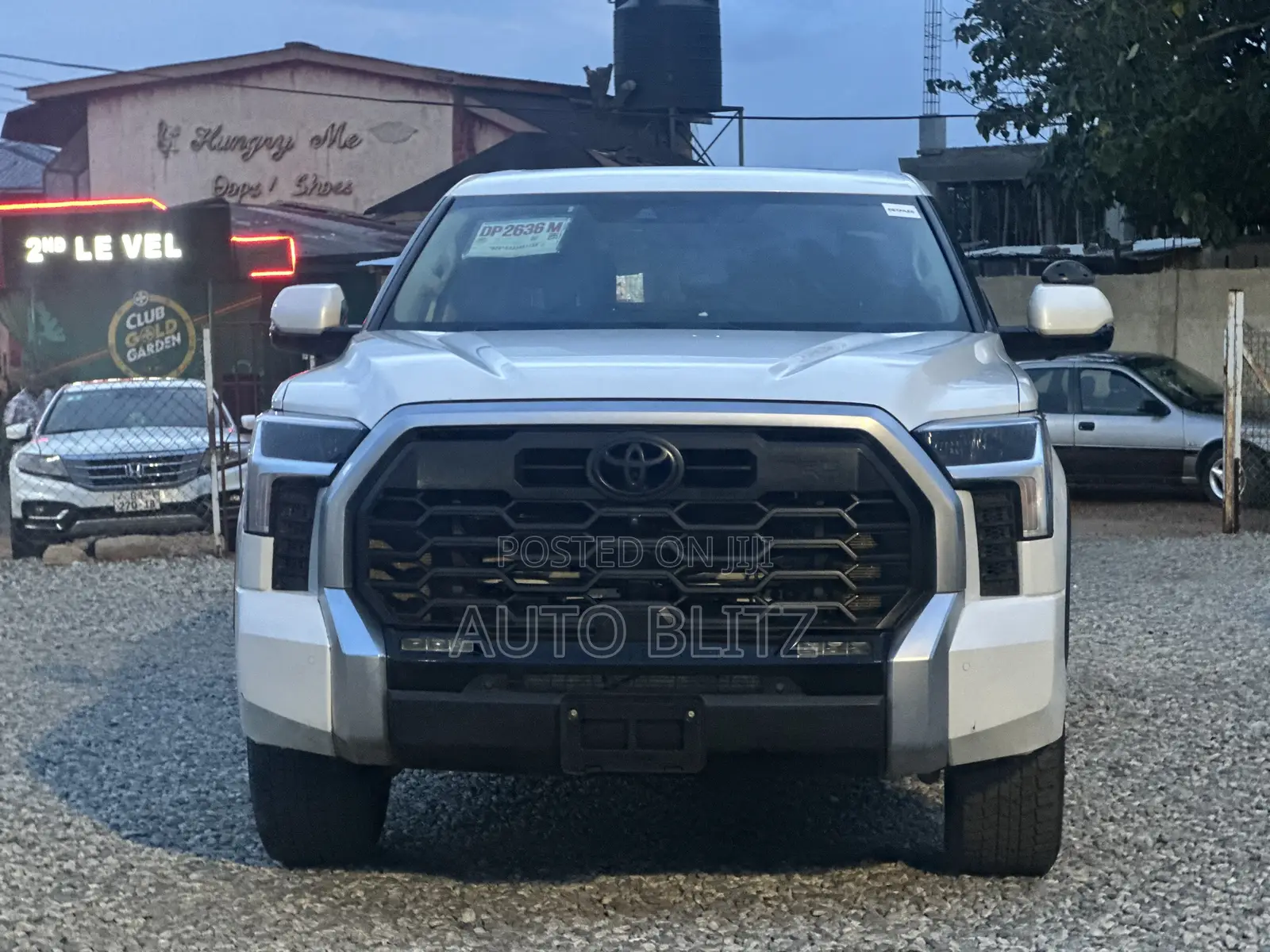 Toyota Tundra 2023 White