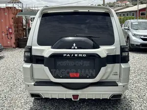 Mitsubishi Pajero 2013 White