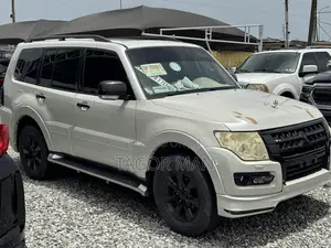 Mitsubishi Pajero 2013 White