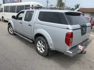 Nissan Navara 2017 Silver