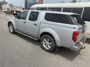 Nissan Navara 2017 Silver