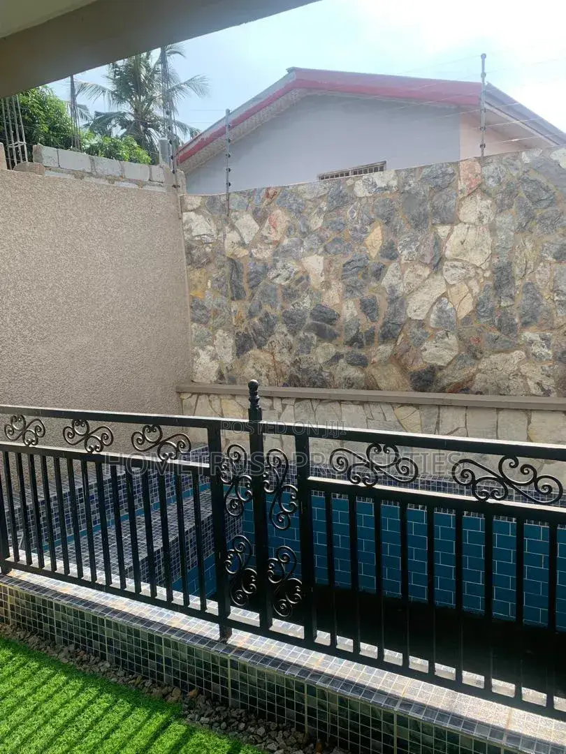 3bdrm Duplex in Adenta Powerland for rent