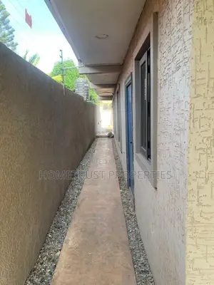 3bdrm Duplex in Adenta Powerland for rent