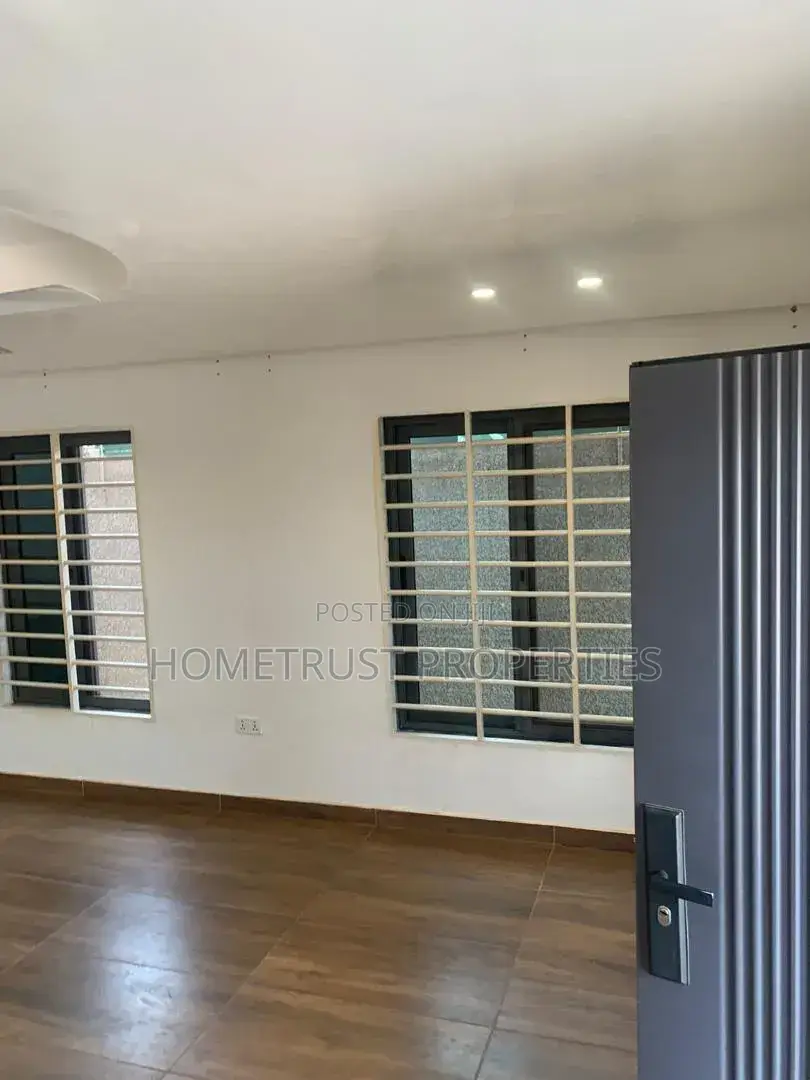 3bdrm Duplex in Adenta Powerland for rent