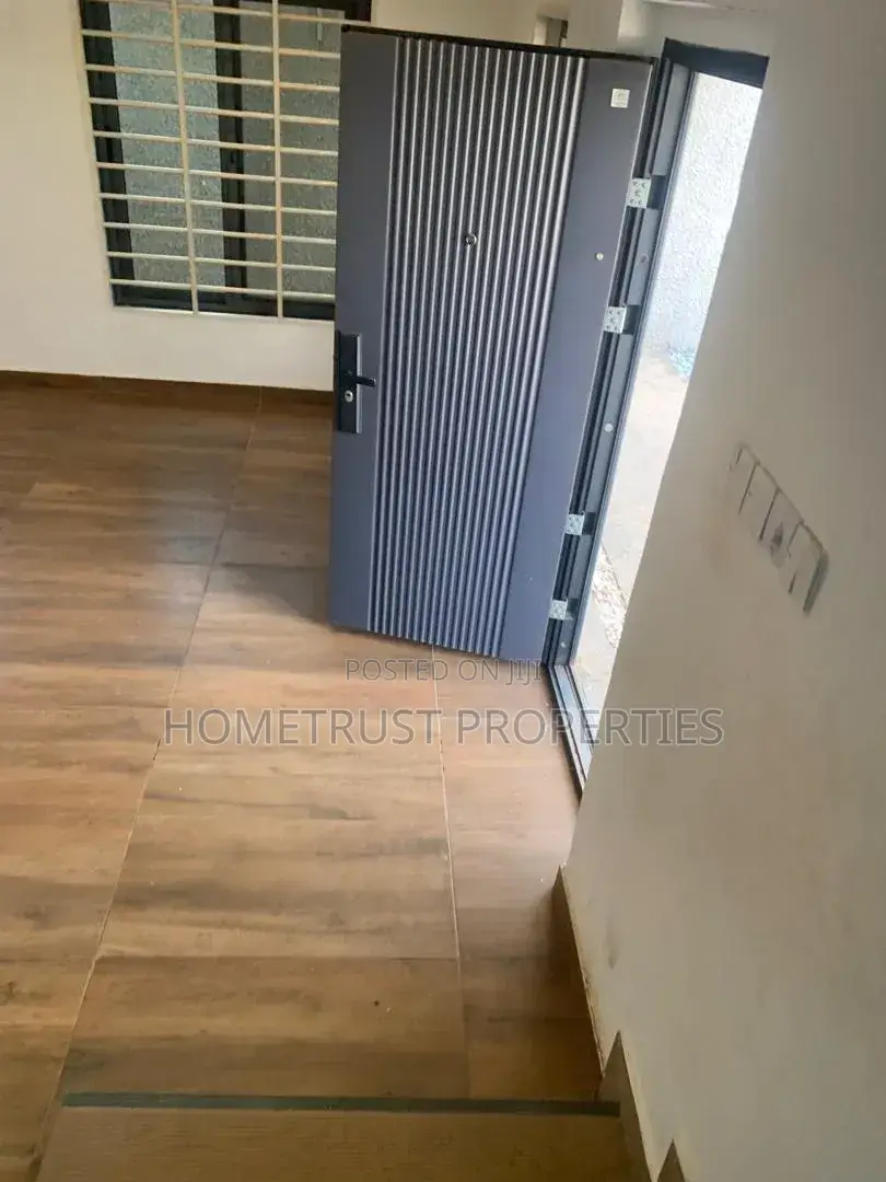 3bdrm Duplex in Adenta Powerland for rent