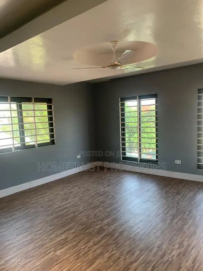 3bdrm Duplex in Adenta Powerland for rent