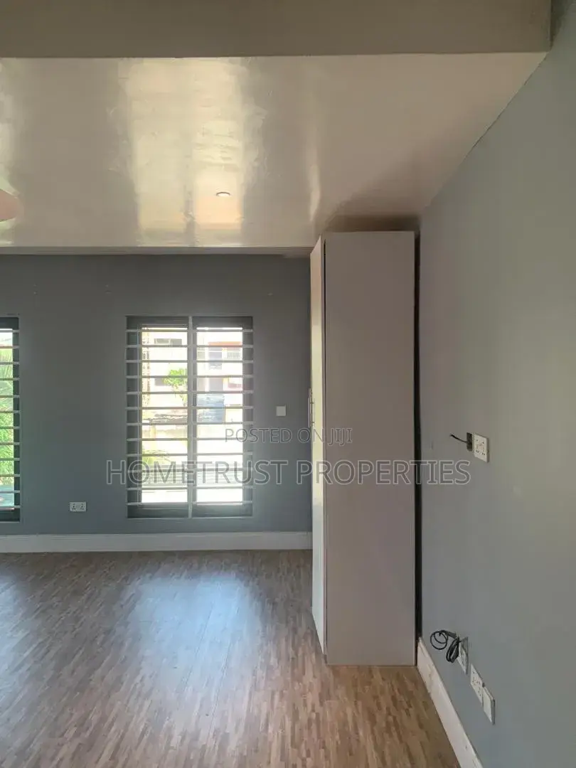 3bdrm Duplex in Adenta Powerland for rent