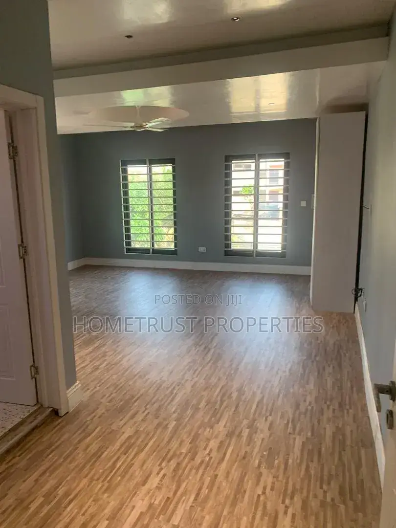 3bdrm Duplex in Adenta Powerland for rent