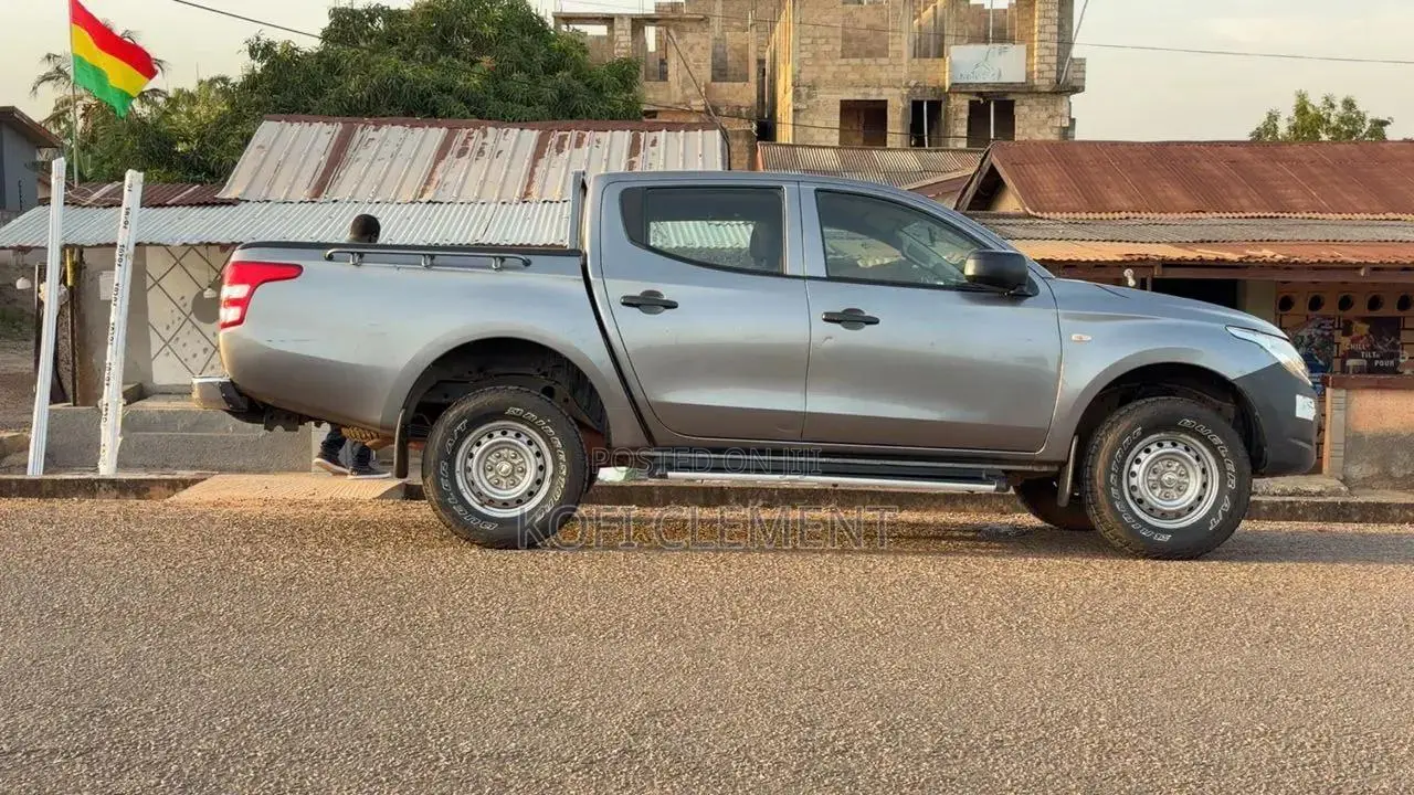 Mitsubishi L200 2017 Gray