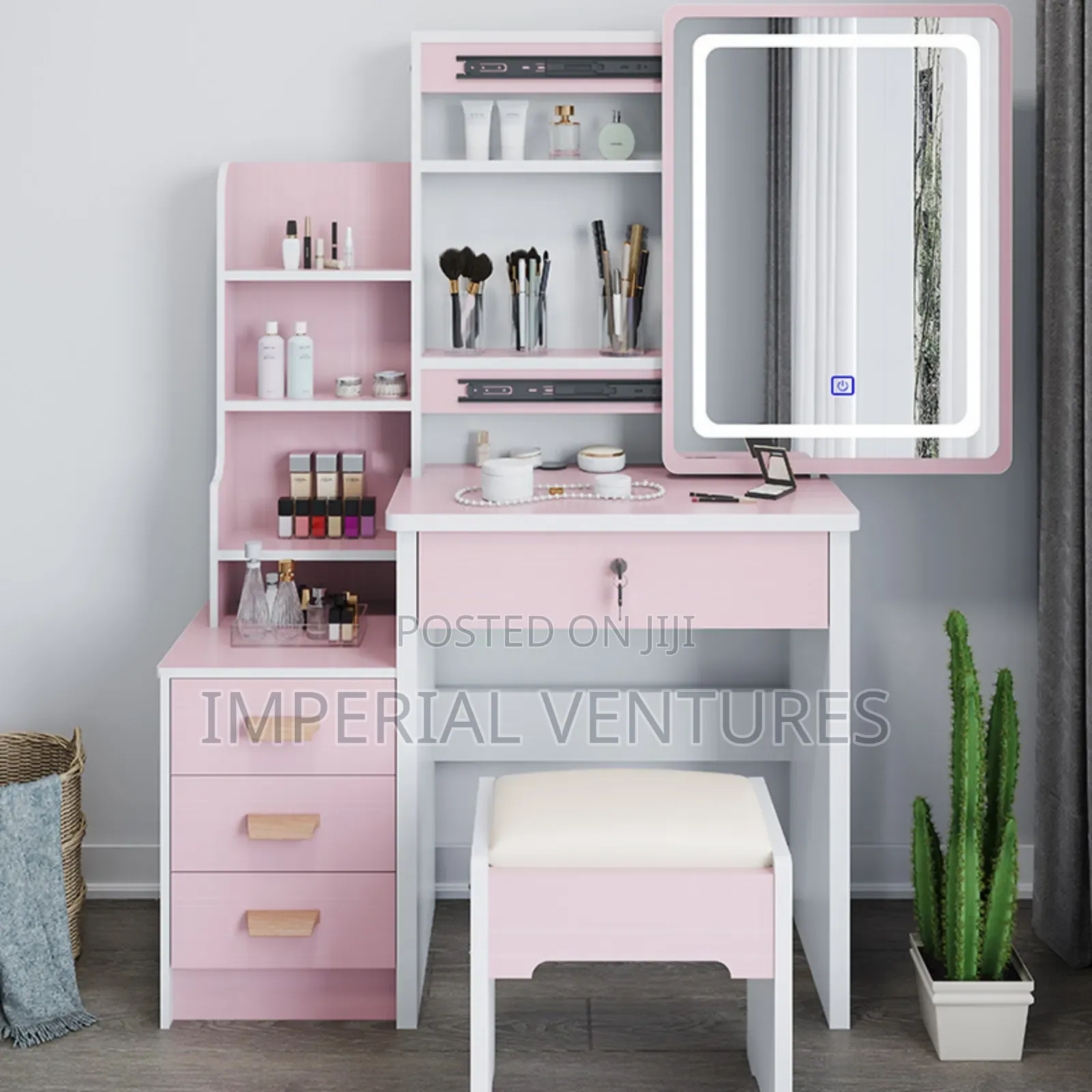 Quality Women's Pink Dresser