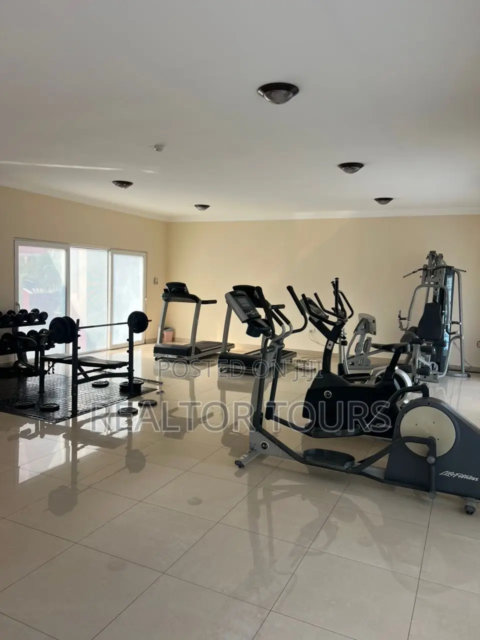 Furnished 3bdrm Apartment in Airport Residential Area for rent