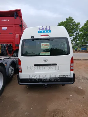 Toyota HiAce 2013 White