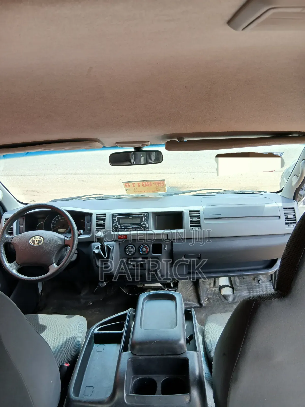Toyota HiAce 2013 White