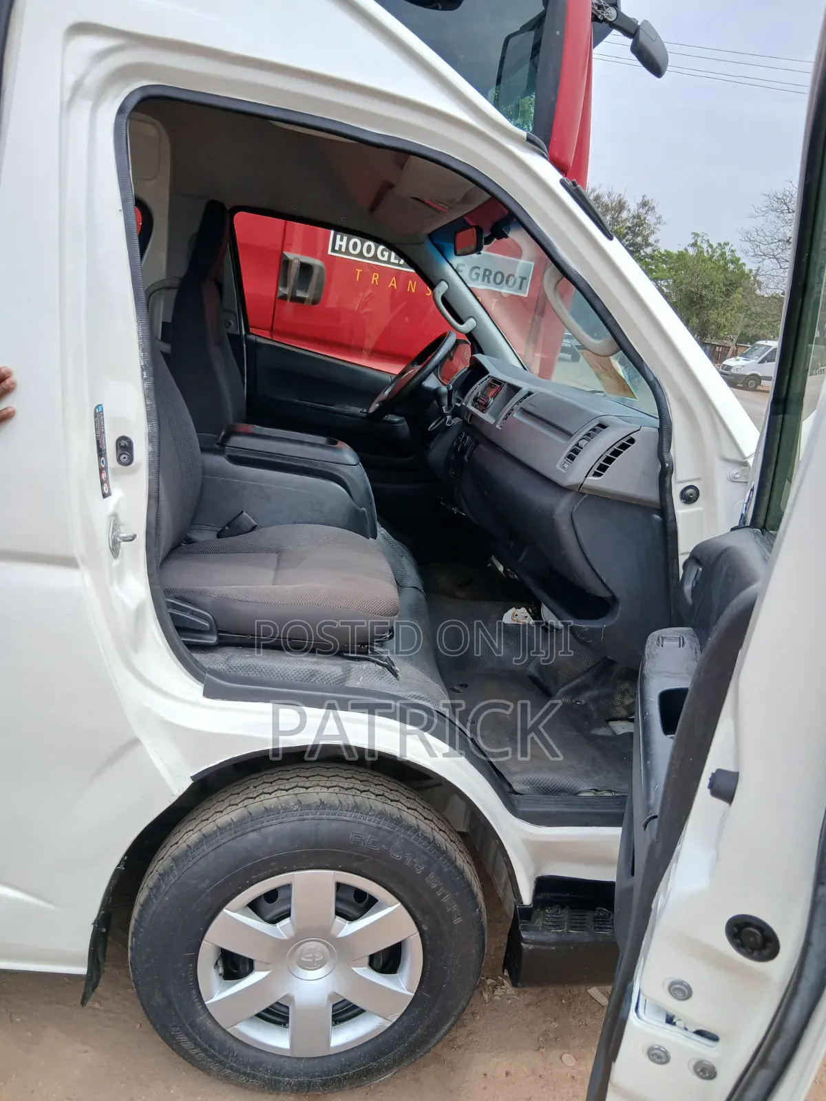 Toyota HiAce 2013 White