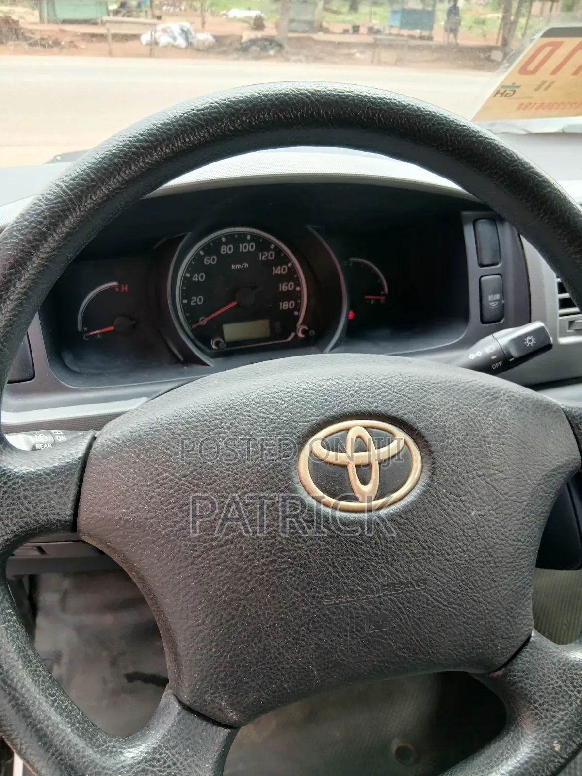 Toyota HiAce 2013 White