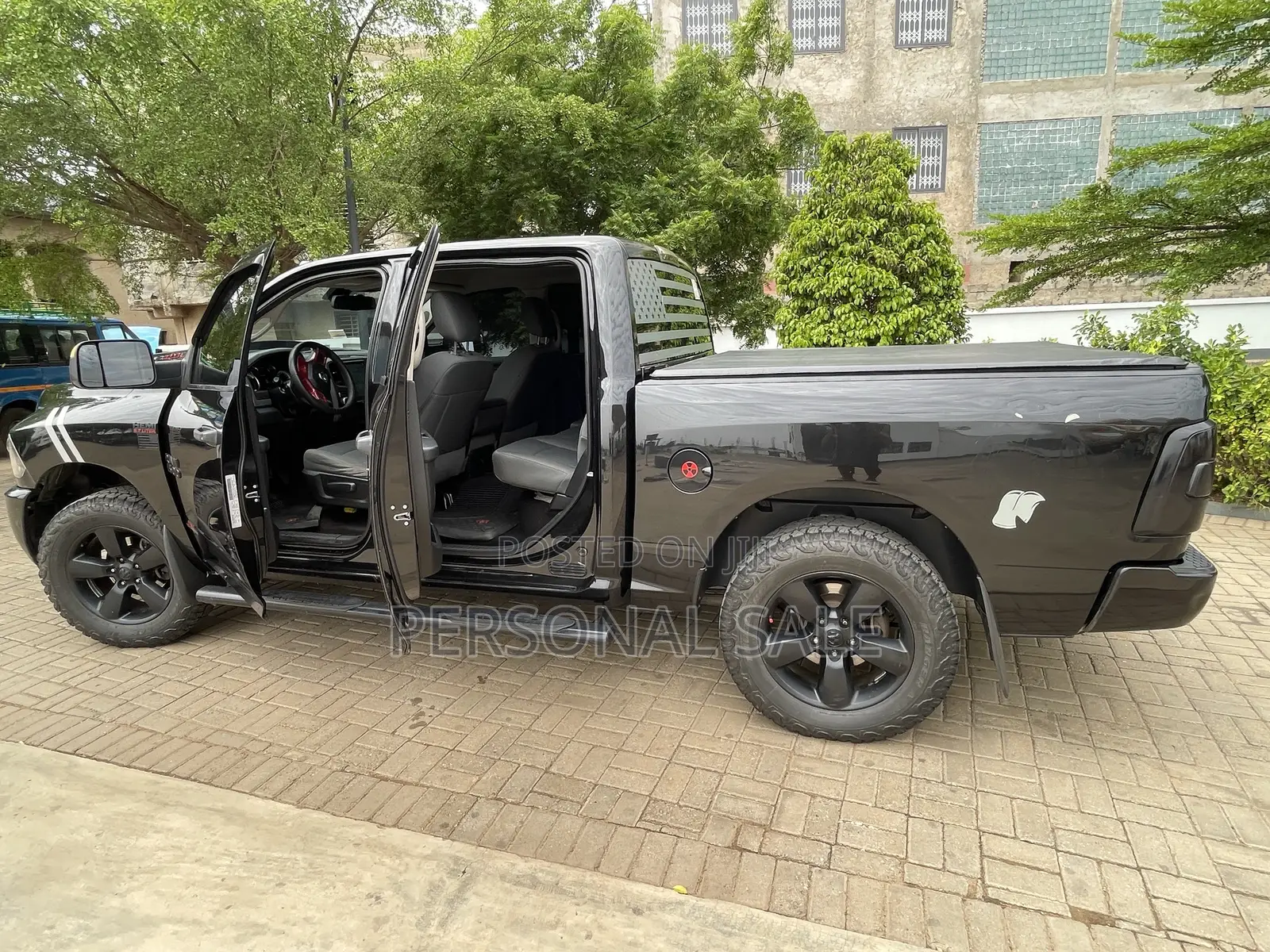 RAM 1500 Tradesman Crew Cab 5.6 ft SB 2023 Black