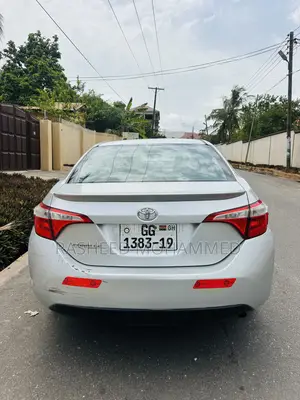 Toyota Corolla LE Plus 4dr Sedan (1.8L 4cyl CVT) 2015 Silver