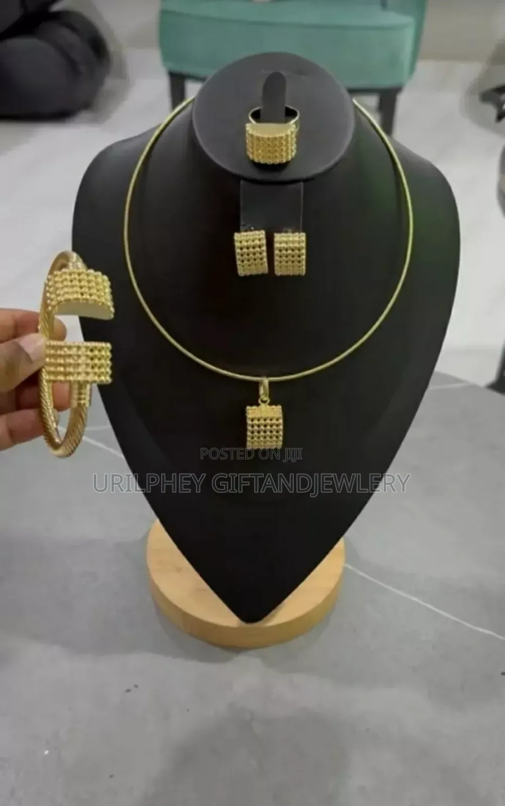 Quantity Jewelry Set