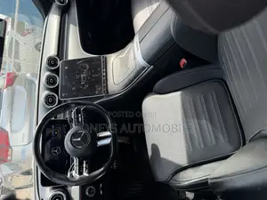 Mercedes-Benz C300 2023 White