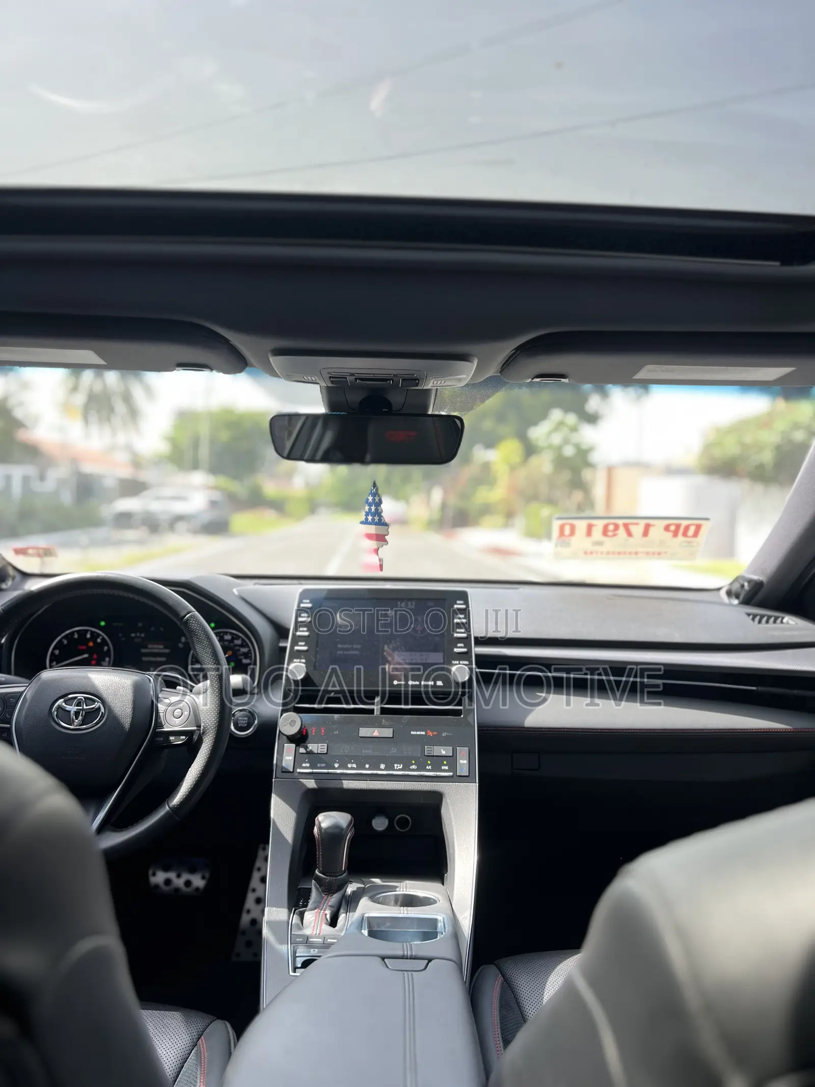 Toyota Avalon TRD 2020 White