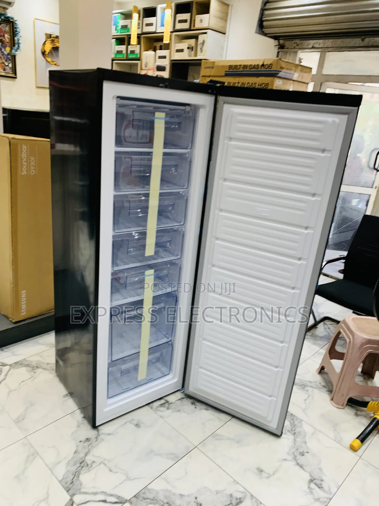 Grab the New Upright Freezer Pearl Puf370 225l