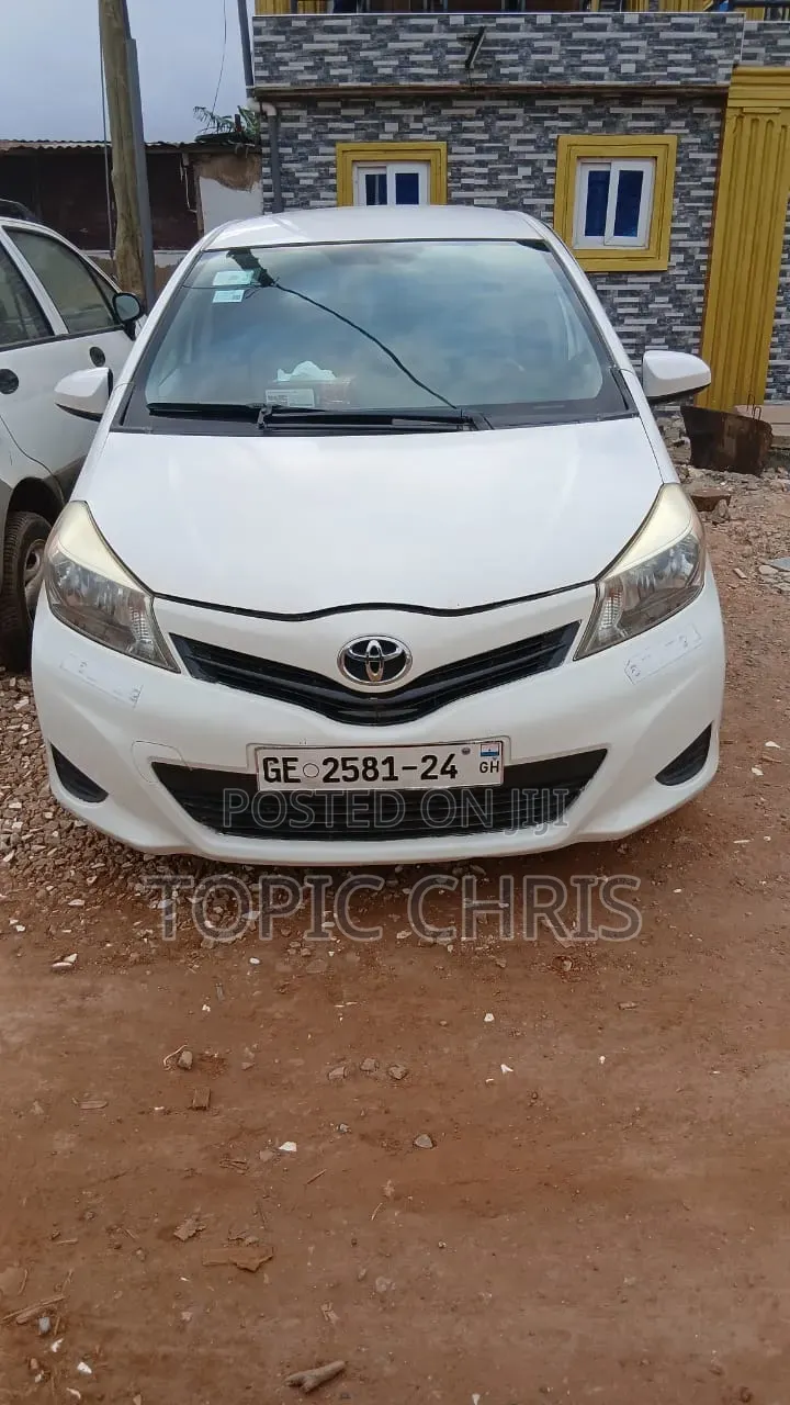 Toyota Yaris LE Hatchback 5dr 2013 White