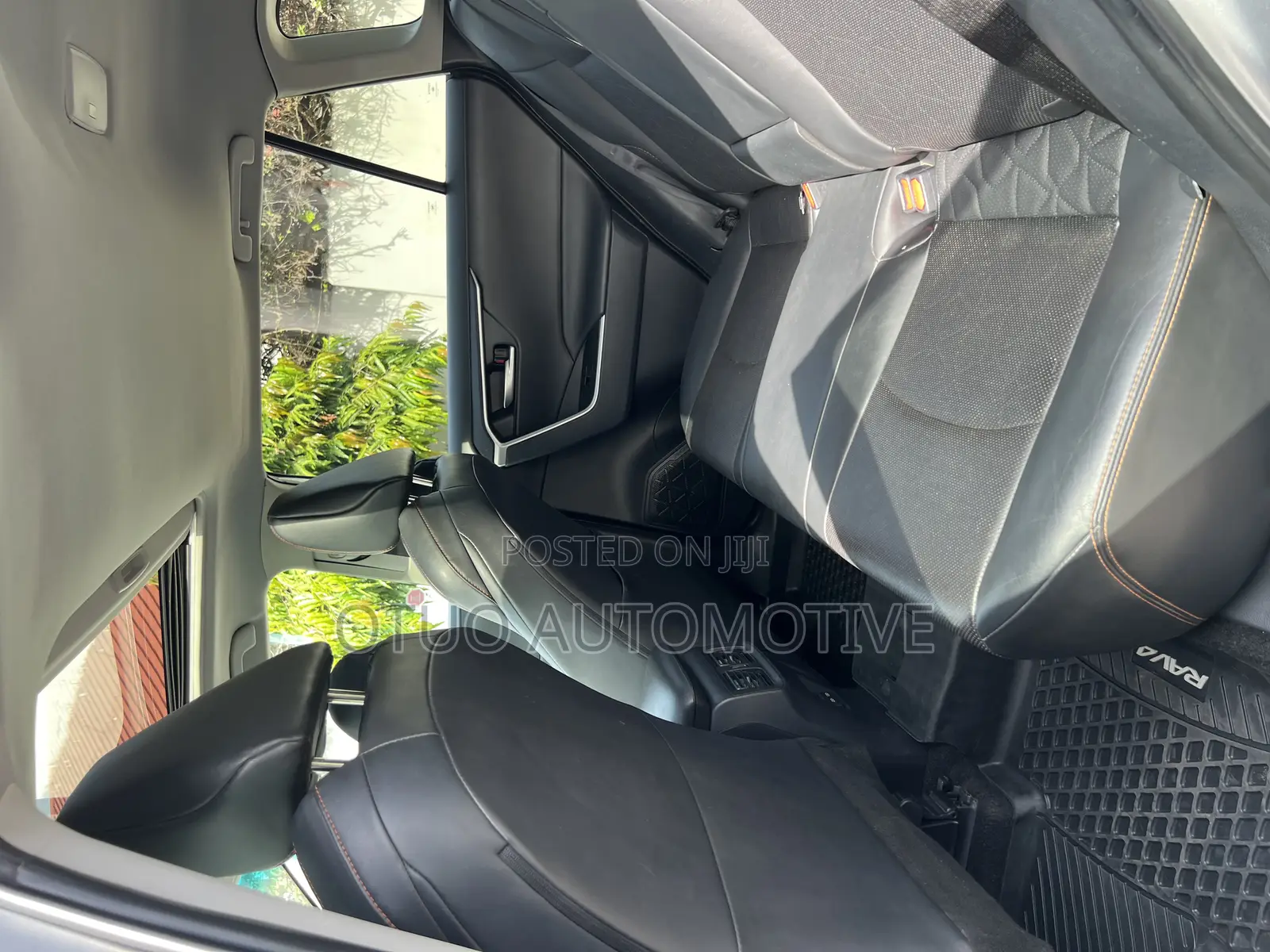 Toyota RAV4 XLE 2025 Silver