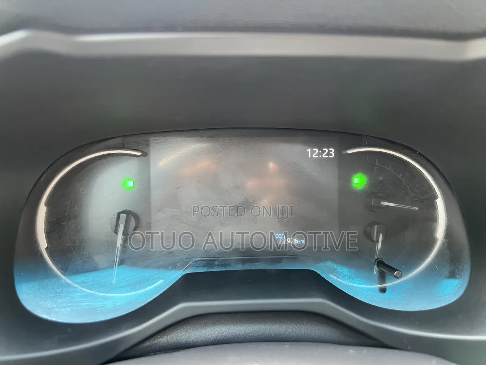 Toyota RAV4 XLE 2025 Silver