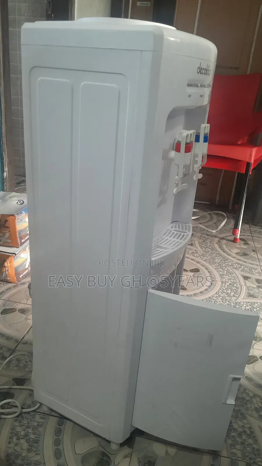 Decakila Water Dispenser – Compact Design, Strong Performance