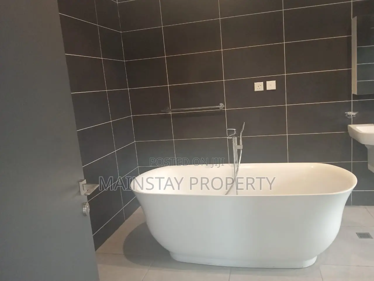 4bdrm House in Mainstay Estates, Airport Residential Area for rent