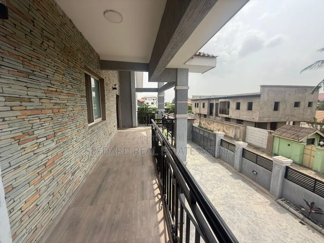 7bdrm House in Sefdard Properties, Tema Metropolitan for rent