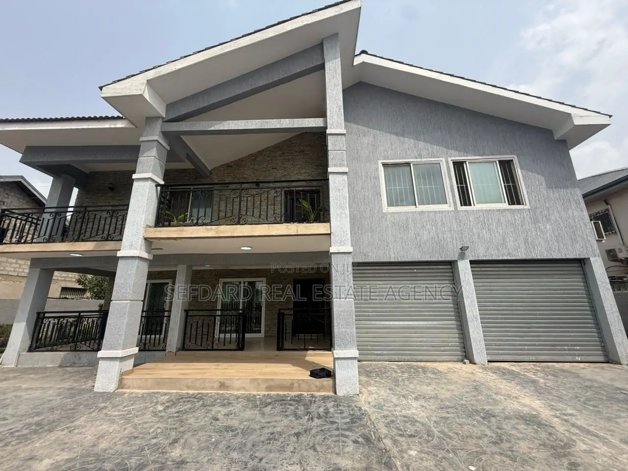 7bdrm House in Sefdard Properties, Tema Metropolitan for rent