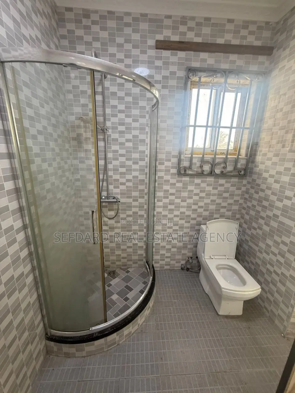 7bdrm House in Sefdard Properties, Tema Metropolitan for rent