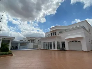 5bdrm Mansion in Tiyumba Real Estate, A&C Mall Area for rent