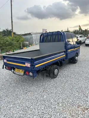 Kia Bongo 2014 Blue