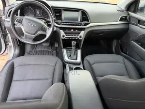 Hyundai Elantra Value Edition Sedan FWD (2.0L 4cyl 6A) 2017 Silver