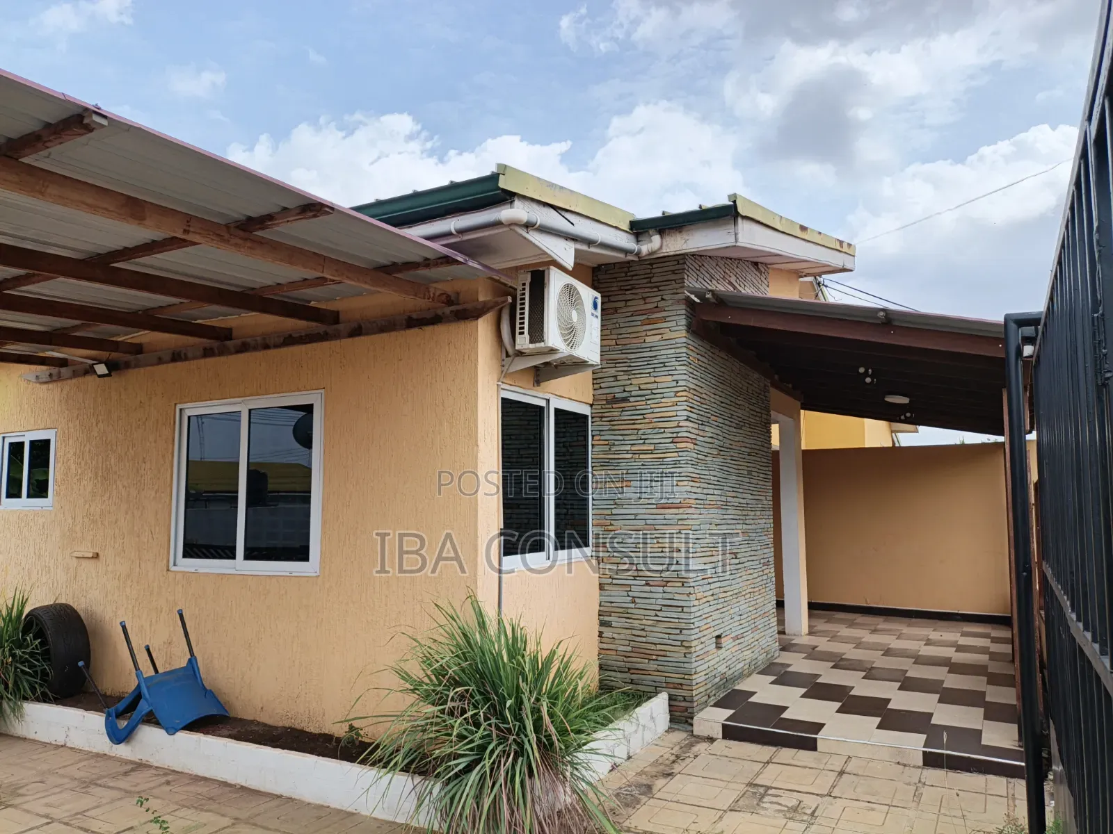 2bdrm Townhouse/Terrace in Amrahia for sale