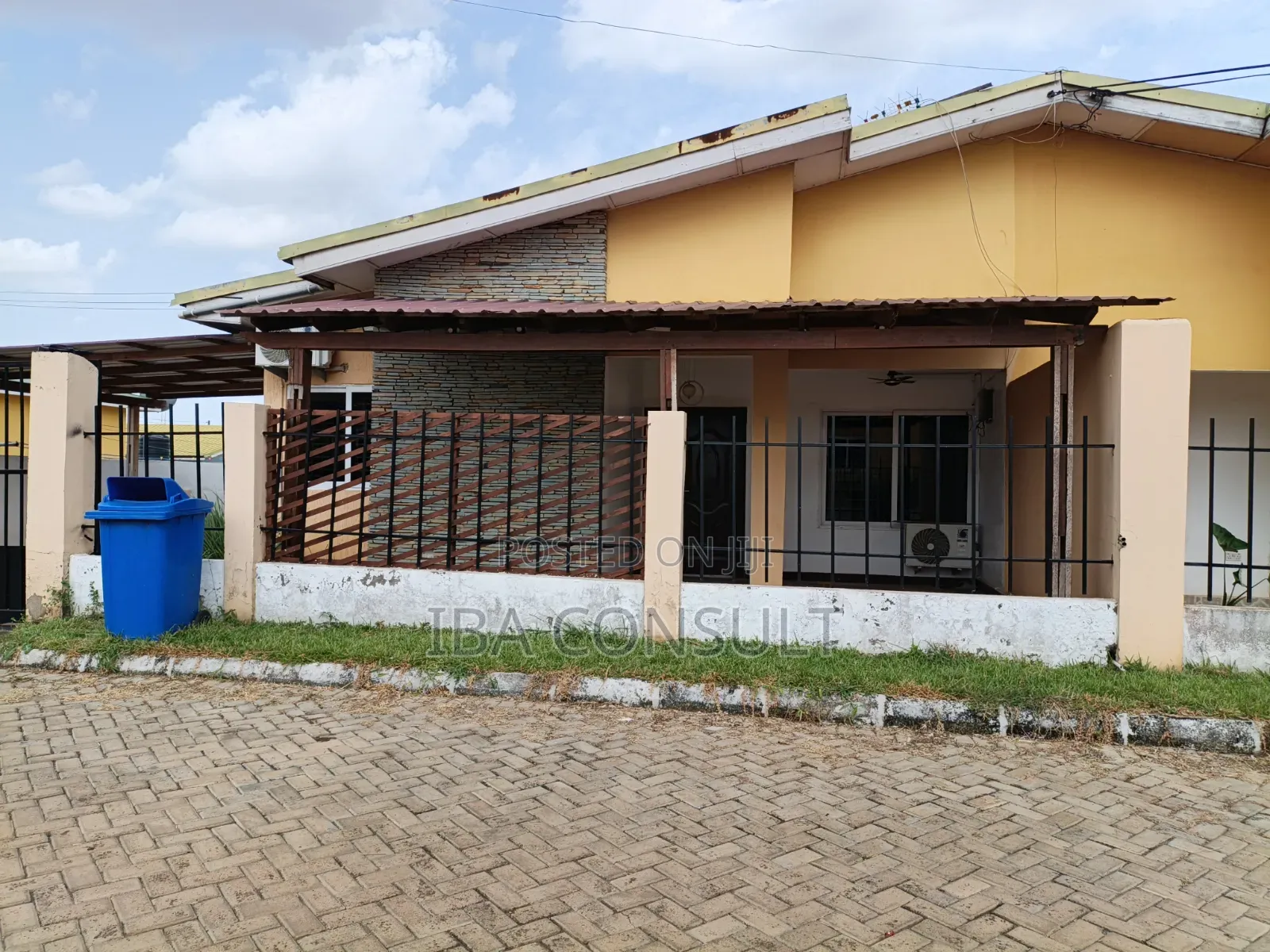 2bdrm Townhouse/Terrace in Amrahia for sale